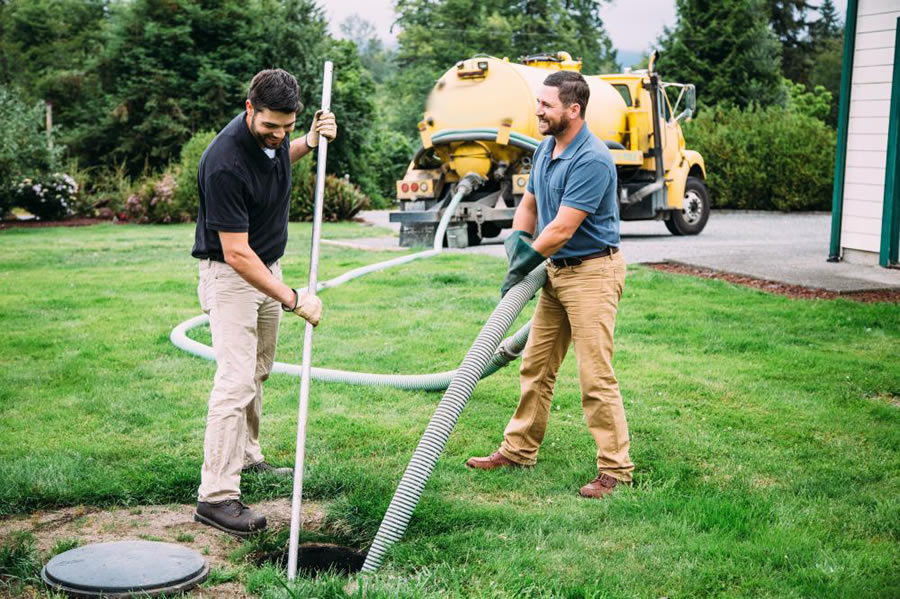 Can Septic Cleaning Eliminate Bad Odors?